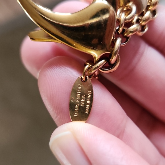 Louis Vuitton Fleur De Monogram Bag Charm - Picture 8 of 8